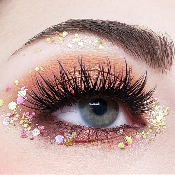 CROWN BRUSH - 10 SHADE EYESHADOW PALETTE - FUEGO. - Picture 2 of 13